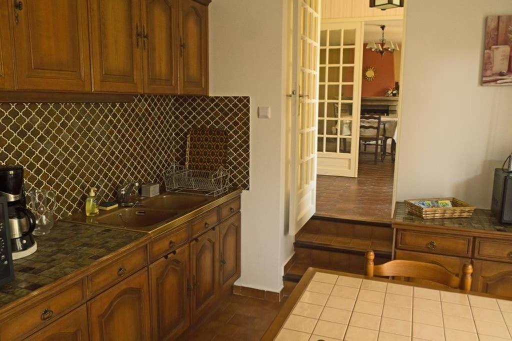 Villa La Lurette, Appartement Et Studio Saint-Étienne-les-Orgues Exteriör bild
