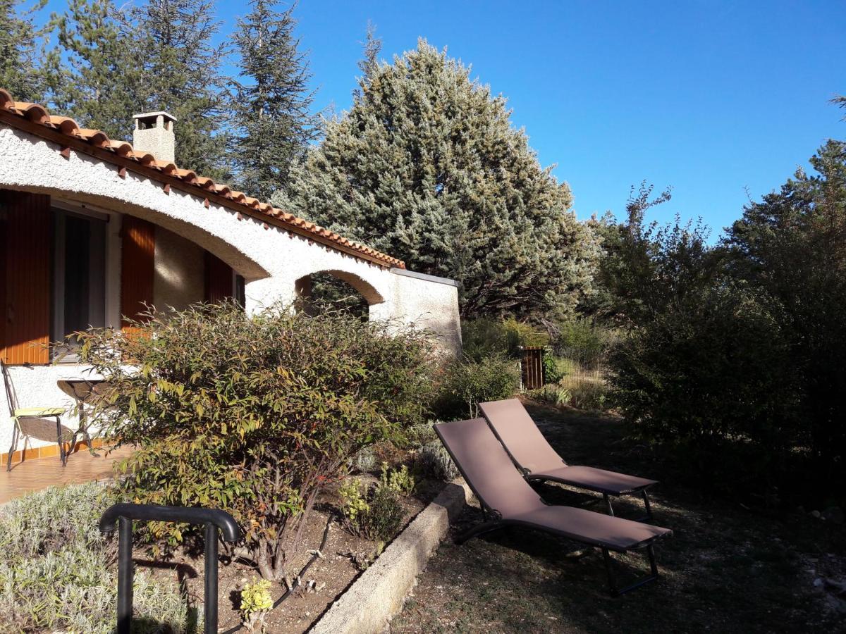Villa La Lurette, Appartement Et Studio Saint-Étienne-les-Orgues Exteriör bild