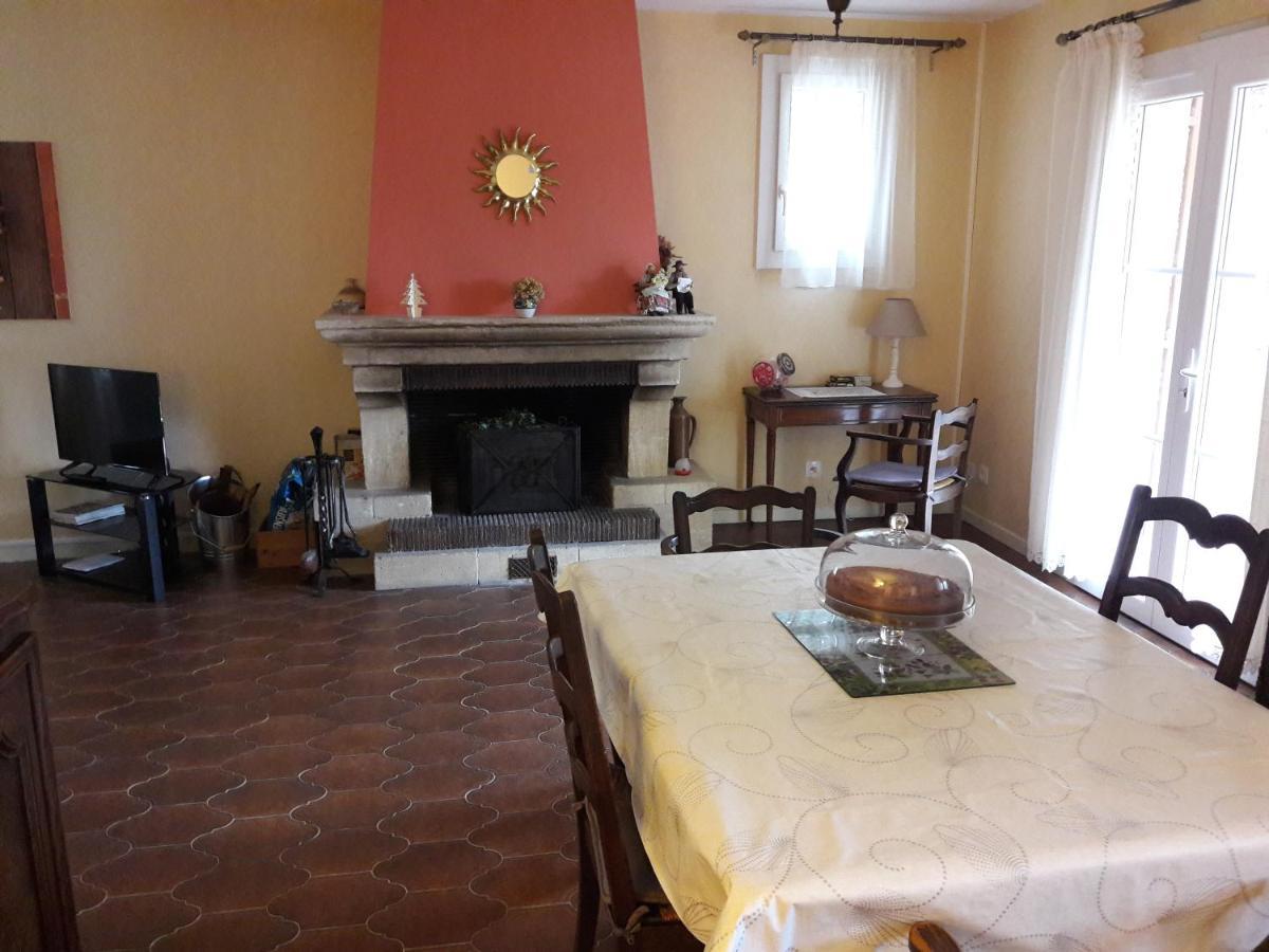 Villa La Lurette, Appartement Et Studio Saint-Étienne-les-Orgues Exteriör bild